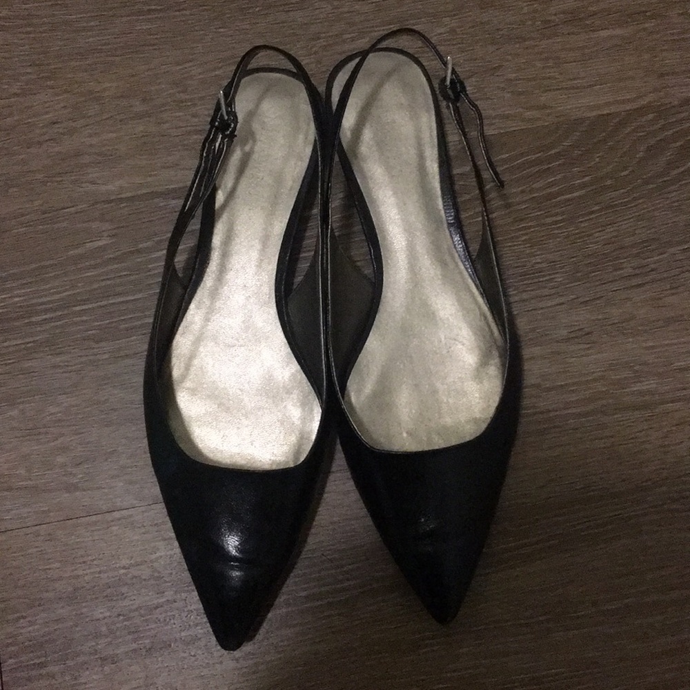 Nine West black pointy toe sling back- like new!